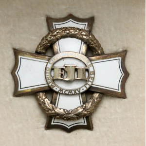 Krzyż Wojenny za Zasługi Cywilne, Klasa II, w etui