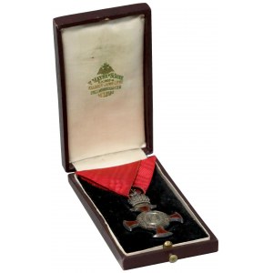 Srebrny Krzyż Zasługi z Koroną, w etui