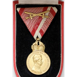 Medal Zasługi Wojskowej SIGNUM LAUDIS, Karol, Brązowy, w etui