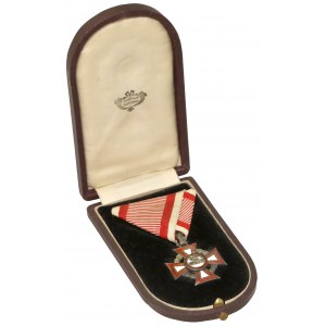 Krzyż Zasługi Wojskowej, Klasa III z Dekoracją Wojenną, w etui