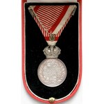Medal Zasługi Wojskowej SIGNUM LAUDIS, Franciszek Józef, Srebrny, 2.nadanie (etui Zimbler)
