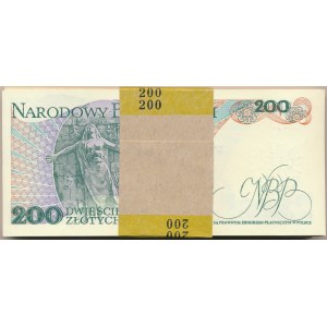 Paczka bankowa 200 złotych 1988 -EF- 100 sztuk