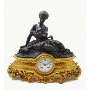 RAINGO FRERES (hodinářská a bronzová společnost, od roku 1829), Krbové hodiny s ženskou postavou