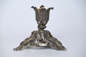 Decorative candle holder in Art Nouveau style
