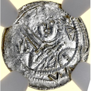 Władysław II Wygnaniec 1138-1146, Denar, Av.: Książę z mieczem i tarczą, na niej małe umbo, w polu odwrócona litera N i B, oraz gwiazda, Rv.: Biskup z pastorałem i biblią.