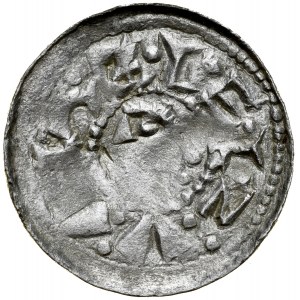 Bolesław Śmiały 1058-1079, Denar, typ książęcy, Av.: Mała głowa i napis otokowy, Rv.: Książe z włócznią na koniu, za nim ozdobny krzyżyk.