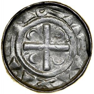 Denar krzyżowy XI w., Av.: Krzyż kawalerski, Rv.: Krzyż prosty, między ramionami dwa kółka i dwa owale.