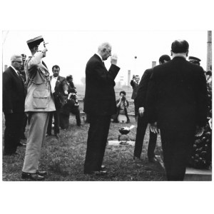 [DIPLOMACY - Charles de GAULLE - President of France during official visit to Poland 2 - situational photographs]....