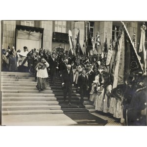 [MOŚCICKI Ignacy - uroczystość rocznicowa z udziałem prezydenta - fotografia sytuacyjna]. [1929, 1930, 1931 - ?]...