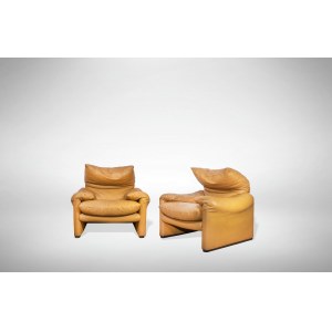 Maralunga Armchairs, Iconic pair of armchairs with teel frame, beige leather upholstery and backrest with adjustable headrest made by Vico Magistretti for Cassina in the late 1960s.