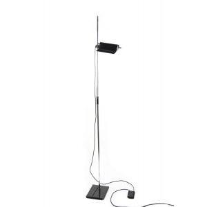 Chrome floor lamp, Elegant chrome-plated floor lamp with a minimalist structure.