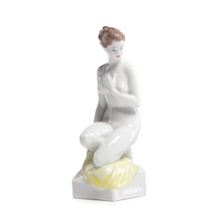 Bathing figurine, Hollóháza Porcelain Manufactory
