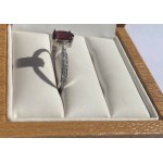 Anello in oro 18 carati. Diamanti + Tormalina