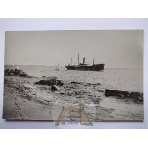 Swinoujscie, Swinemunde, ship, Teutonia steamer, lighthouse in background, ca. 1925