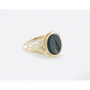 Women's signet ring