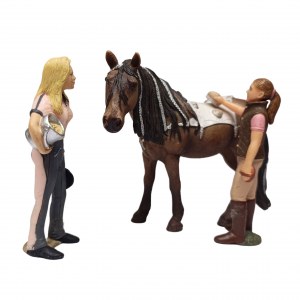 Zestaw zabawek: koń + dwie postacie