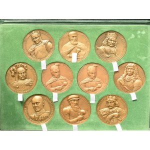 PRL, lot medali (70 mm) TWO w etui (11)