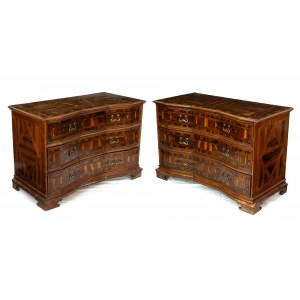 Rare pair of Venetian chests of drawers - Padua, late 17th century