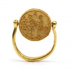 Yellow gold swivel ring, archaeological style