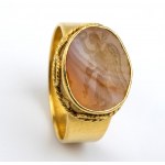 Archaeological-style gold and agate ring