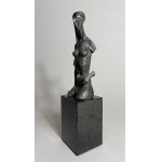 Robert Dyrcz, Frau mit Totenkopf (Bronze, H 32 cm, Ausgabe 1/9)