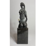 Robert Dyrcz, Frau mit Totenkopf (Bronze, H 32 cm, Ausgabe 1/9)