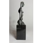 Robert Dyrcz, Frau mit Totenkopf (Bronze, H 32 cm, Ausgabe 1/9)