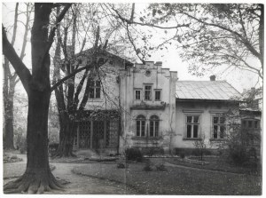 Fotografie Kossakowky - rodinného domu malířů. [X 1936].