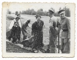 [GÓRY - výstavba Zakopianky - situačné fotografie]. [1939]. Súbor 2 fotografií. cca 6,5x8,...