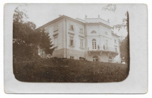 [IGOŁOMIA, near Kraków - Wodzicki Palace from the side of the garden - view, situational photograph]. [before 1918]...