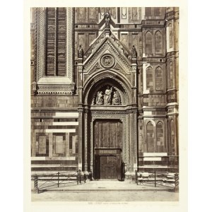 [ITALIA - FLORENCJA - drzwi boczne do katedry Santa Maria del Fiore, Duomo - fotografia widokowa]. [l. 70. XIX w.]...