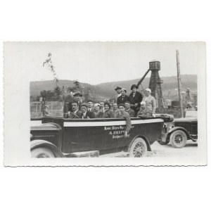 [NAFTA - Zagłębie Borysławskie - wycieczka do Borysławia z Truskawca - fotografia sytuacyjna]. [l. 20. XX w.]...