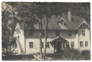 [NAFTA - Bacino di Stanislawow - Cassa mutua a Bitkow - veduta fotografica]. [fine anni '20/inizio anni '30?]....