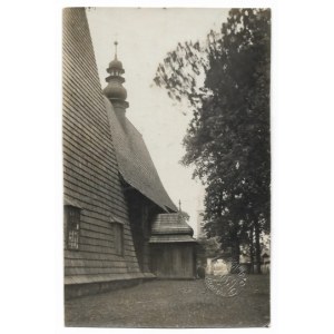 [SĘKOWA - drewniany kościół p.w. św. Filipa i św. Jakuba - fotografia widokowa]. [1. poł. XX w.]. Fotografia form....