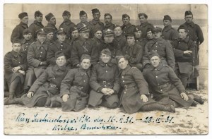 [WOJSKO Polskie - kurs instruktorski 4. Pułku Piechoty Legionów w Kielcach - fotografia zbiorowa]. [nie po 28 II 1931]. ...