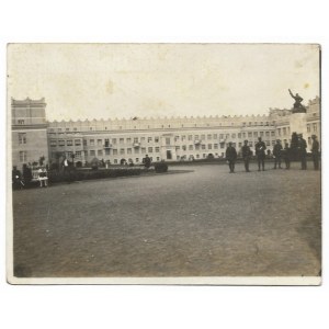 [WOJSKO Polskie - oficerowie 4. Pułku Piechoty Legionów w Kielcach na Powszechnej Wystawie Krajowej w Poznaniu - fotogra...