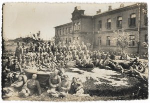 [WOJSKO Polskie - rezerwa Szkoły Kierowców w Lublinie - fotografie zbiorowe]. [VII 1935]....