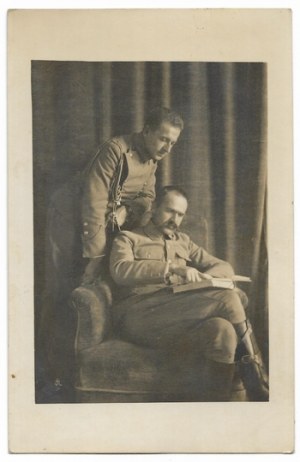 [PIŁSUDSKI Józef - z adiutantem por. Bolesławem Wieniawą-Długoszowskim - fotografia pozowana]. [IX 1916]...