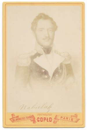 [NABIELAK Ludwik - photographie de portrait]. [183-?/XIX/XXe siècle]. Photographie. 13.8x9.7 cm sur support original....