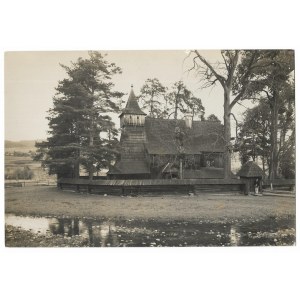 [DĘBNO Podhalańskie - wooden church dedicated to St. Michael the Archangel - view photograph 1]. [l. 1930s - 20th century]....