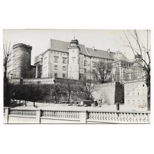 [KRAKOW - Il castello di Wawel dal lato sud-est - vista fotografica]. [1934]. Forma della fotografia. 8,8x13,...