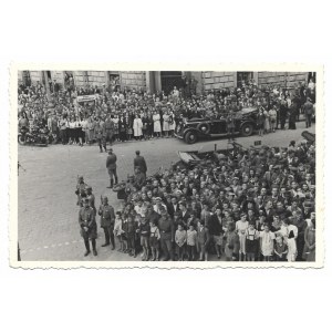 [KRAKOW - cerimonia nel Governo Generale - fotografia di situazione]. [Prima metà degli anni '40]. Modulo fotografico....