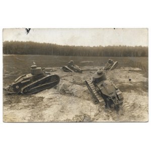 [WOJSKO Polskie - czołgi lekkie Renault M 1917FT na poligonie w Biedrusku - fotografie sytuacyjne]. [l. 20./30. XX w.]. ...