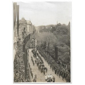 [PIŁSUDSKI Józef - funeral of the Marshal - situational photograph]. [Cracow, 18 May 1935]. Photograph form. 15,6x11,...