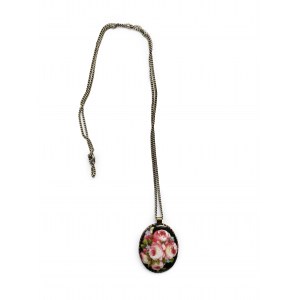Vintage pendant with flowers