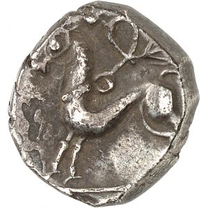 Centre de la Celtique / Vallée de la Loire. Drachme, type associé de Bridiers, à la tête diadémée et à la victoire ND (milieu du IIe s. av. J.-C.).
