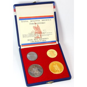 Czechosłowacja, zestaw 4 medali w złocie i srebrze, A. Dubček i L. Svoboda