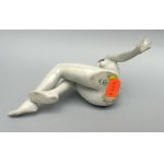 Porcelanowa figurka leżącej kobiety, sygn. Hollohaza, Węgry