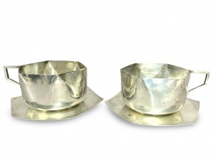 Filiżanki ze spodkami Art Deco, plater, sygnowane. Lata 20/30 XX.