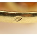 Pierścionek złoty z rzeźbą w muszli - kamea (30)